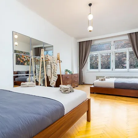 Charles Bridge Historic Centre Elegant Spacious Apartmán Praha