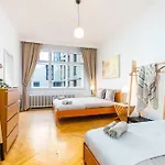 Lejlighed Charles Bridge Historic Centre Elegant Spacious Prag