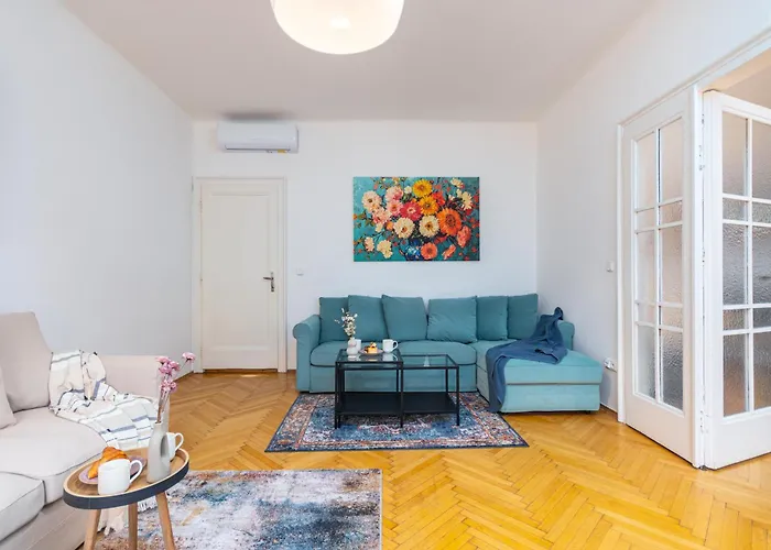 Charles Bridge Historic Centre Elegant Spacious *