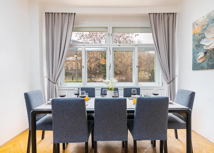 Lejlighed Charles Bridge Historic Centre Elegant Spacious