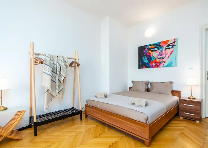Charles Bridge Historic Centre Elegant Spacious *