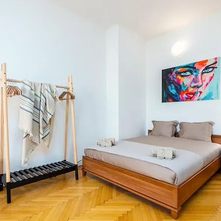 Charles Bridge Historic Centre Elegant Spacious *