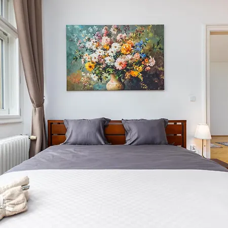 Charles Bridge Historic Centre Elegant Spacious * Prague